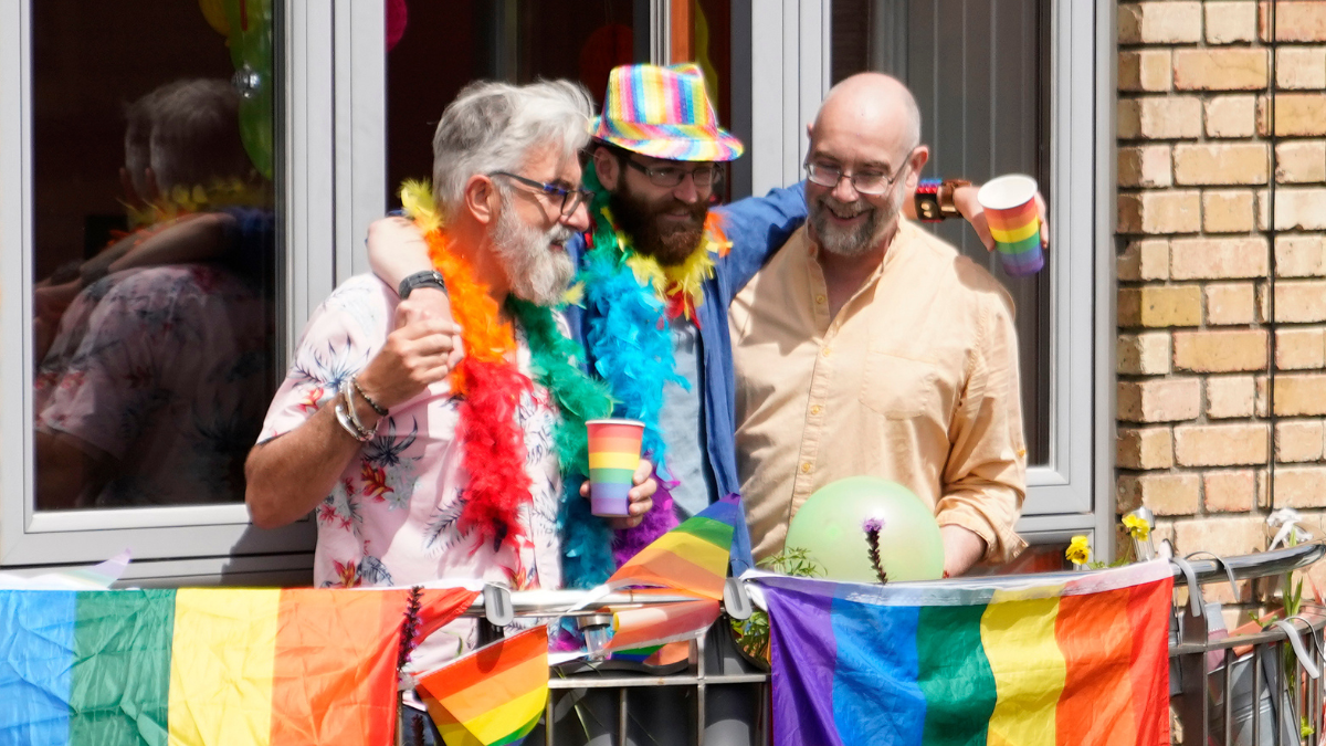 ¿Qué es el poliamor, la orientación que se celebra hoy 11 de junio en el Mes del Orgullo 2024?