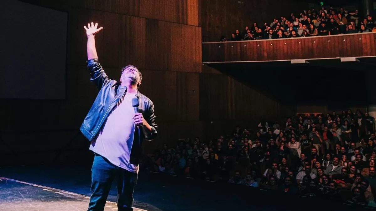 Comediante chileno sorprendió con especial gesto durante show en La Pintana: recibió una lluvia de aplausos