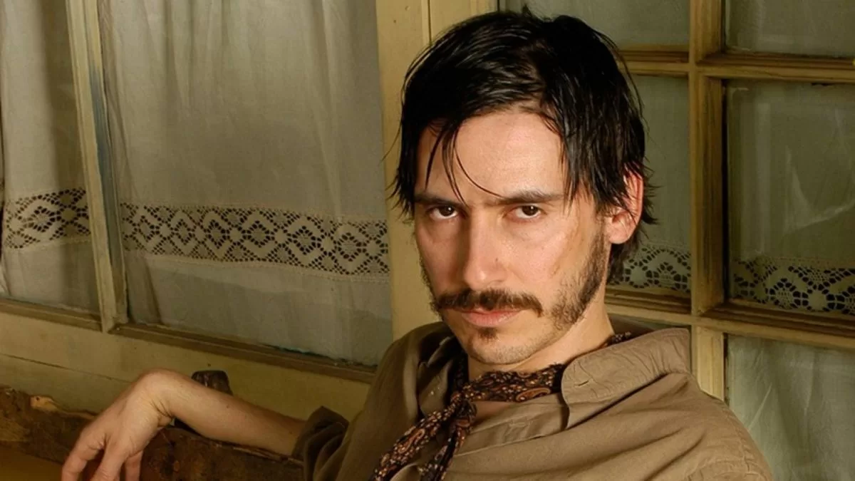 Álvaro Espinoza da la bienvenida al 2026 enamorado: esta es la conocida actriz que conquistó su corazón