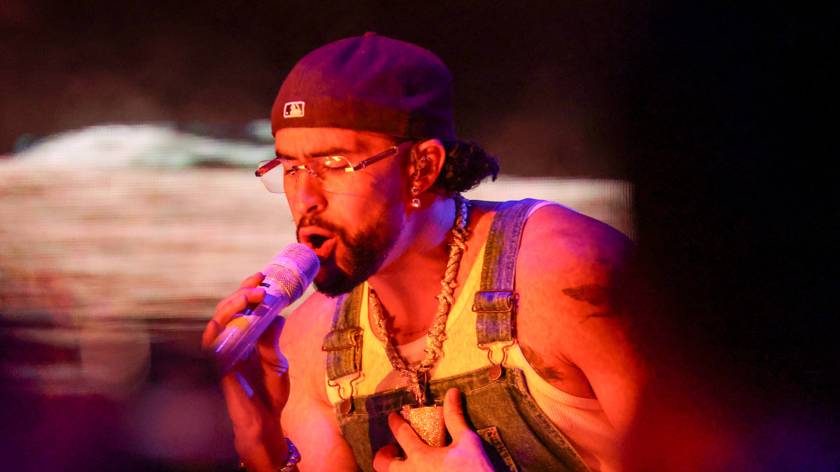 Esta es la canción de Bad Bunny que se celebra el 4 de julio y a la cual "no se le debe fallar"