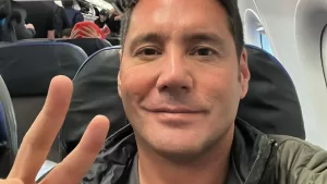 La foto de Francisco Saavedra que causó lluvia de bromas subidas de tono: "Nada como pasarte la t... por la cara"