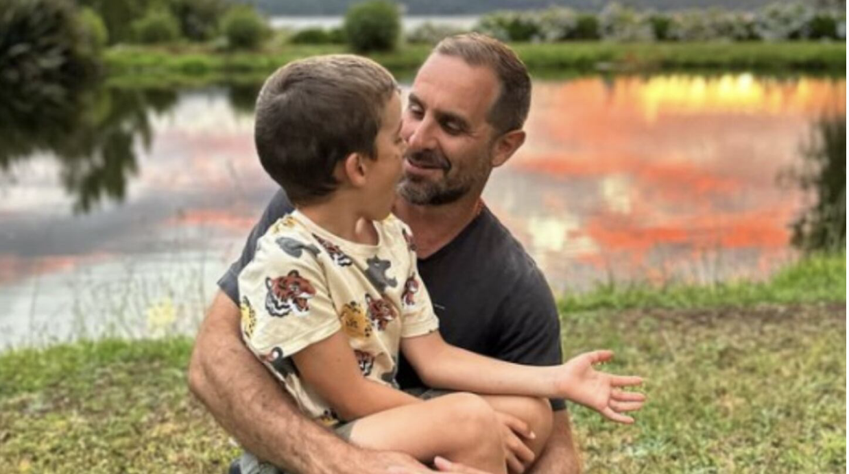 Doctor Cristián Arriagada sorprende con foto navideña de su hijo Pedrito Milagros: "Cada día más parecido a Javiera"