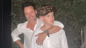 Benjamín Vicuña habla sobre la primera relación amorosa de su hijo mayor y su rol como padre: "Es la etapa más difícil"