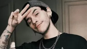 "Muchos me están pidiendo opiniones o que diga cosas. Tengo 29 años, yo solo respondo por lo que me compete a mí"