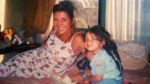 "Hermosa como su madre": Así luce actualmente la hija menor de la actriz chilena Carolina Arregui