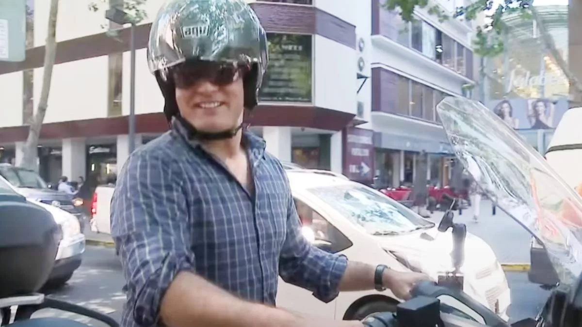 Destacado periodista sufre accidente en su motocicleta: confirmaron lesionados