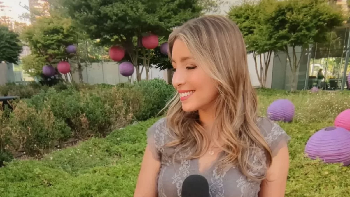 Querida periodista de TVN revela que contraerá matrimonio: lució su increíble anillo de compromiso