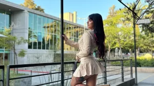 Conocida figura del espectáculo chileno reveló irrupción de un embarazo: "Mi mamá influyó harto en el tema"