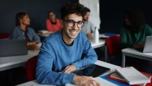 Carreras cortas, bien remuneradas y sin PTU: Esta es la clave para elegir bien tu futuro