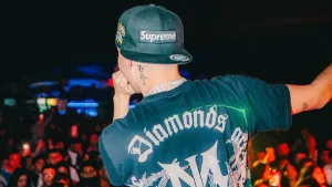 Cantante urbano chileno de 21 años se convierte en padre pero su celebración fue duramente criticada: "¿Era necesario?"