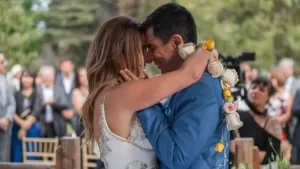 Pareja de querido periodista chileno reveló problema de salud que la dejó en la UCI: "Tuve una convulsión con pérdida de conciencia"