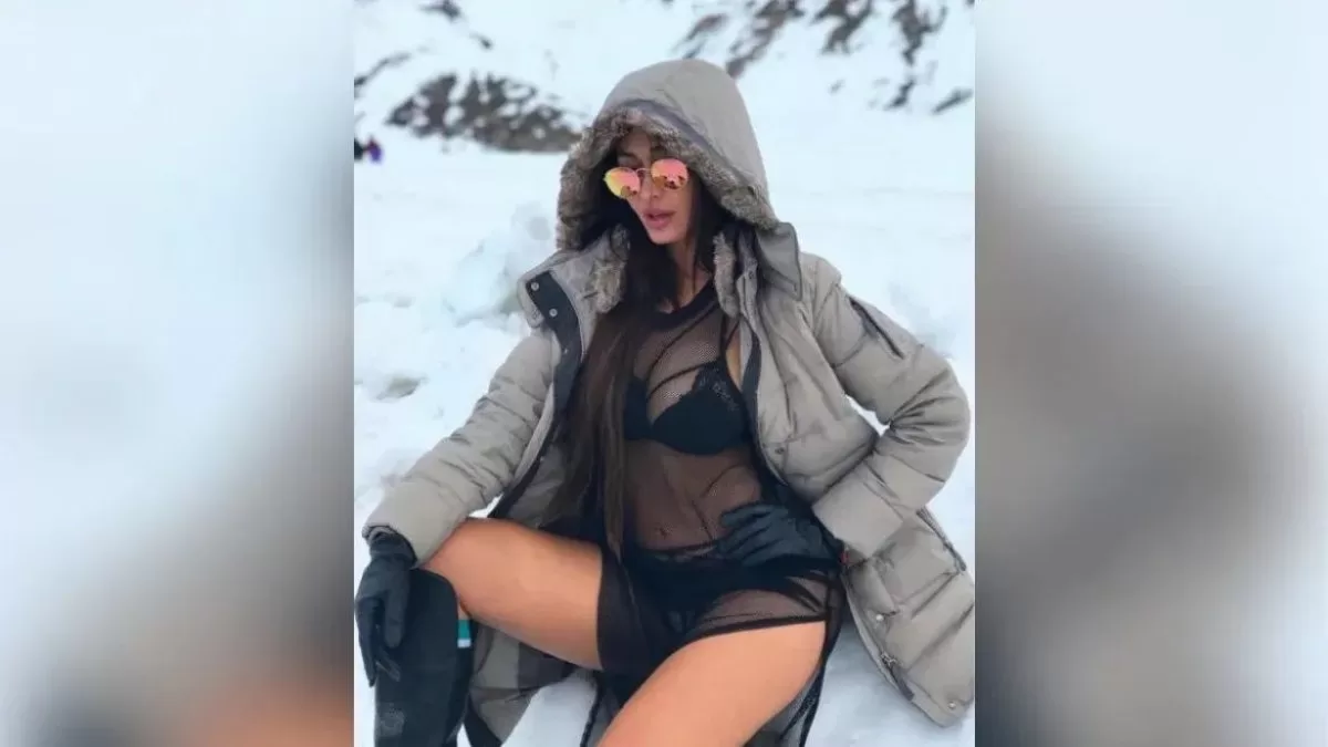 Expareja de futbolistas de la Selección Chilena debuta como modelo de Arsmate: "Mis próximas fotos vienen aún más jugadas"