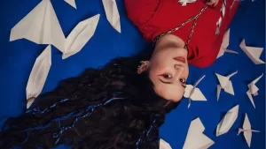 Joaquina llega con su álbum debut Al Romper la Burbuja: “Mi objetivo es hacer música que perdure en el tiempo”