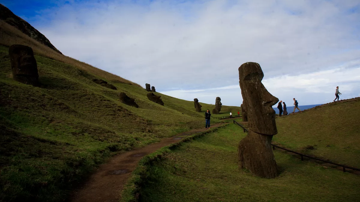 Siguen las visitas de Hollywood: Elenco estelar de actores visitará Chile para filmar película en Rapa Nui