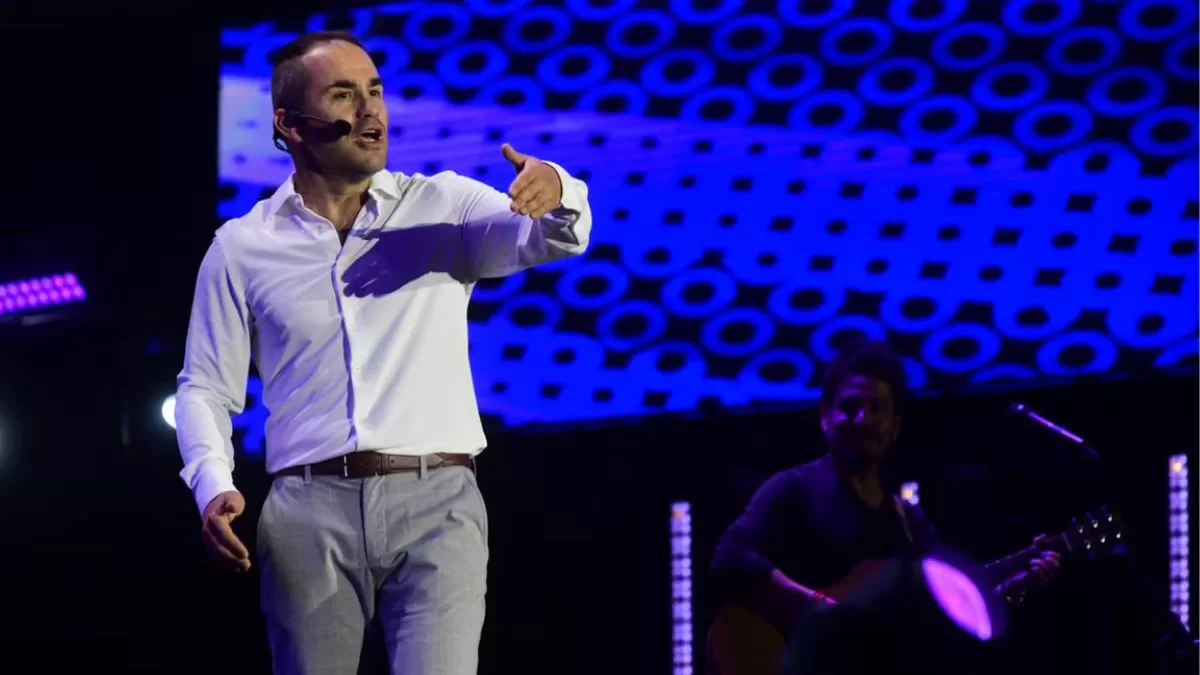 "Son gajes del oficio": El mea culpa de Juan Pablo Flores tras incómodo paso por el Festival de Las Condes 2025