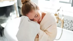 Este es el truco de expertos para que tus toallas queden suaves y libres de bacterias