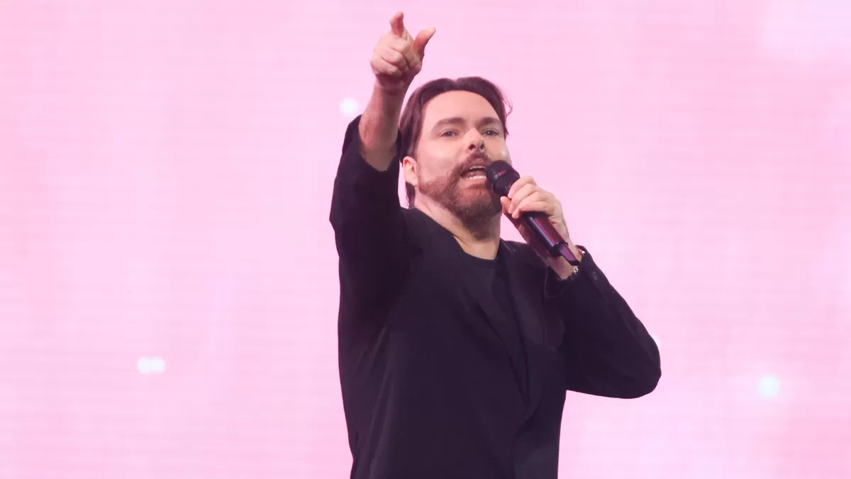 La crítica que se repitió entre el público chileno hacia el humorista George Harris: "Prepotente, fome y arrogante"