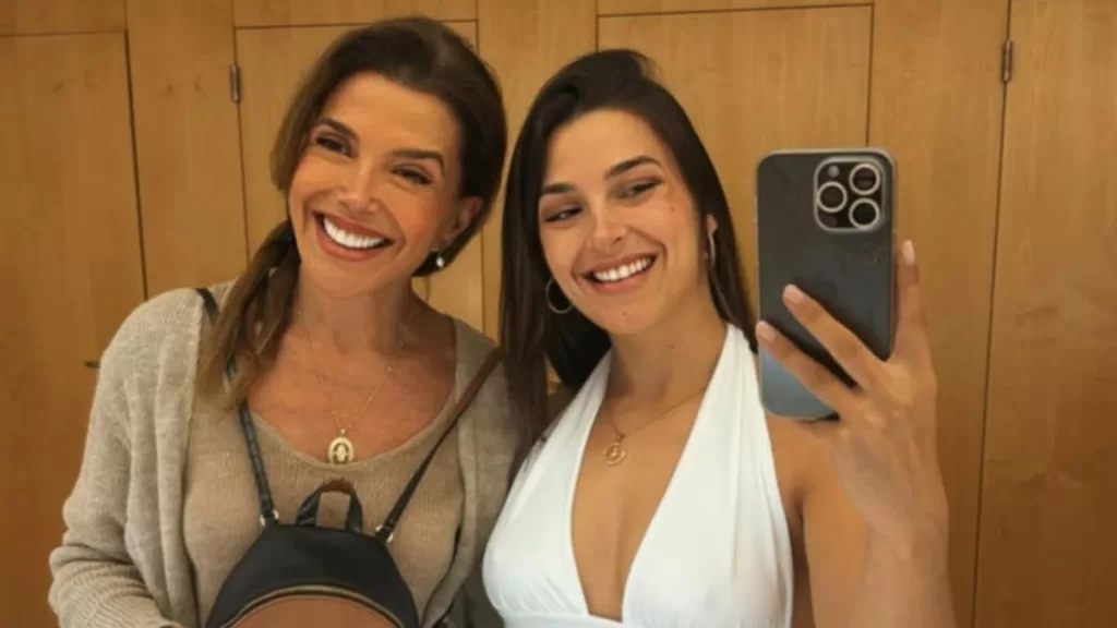 Hija Carolina Arregui