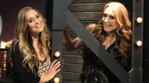 Fernanda Cornejo celebra el histórico debut de su madre, Karen Doggenweiler, en Viña 2025: "Me llena de orgullo como hija y como mujer"