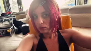 Hija de querido cantante es detenida por tráfico de drogas: Autoridades encontraron en su posesión 12 gramos de cocaína