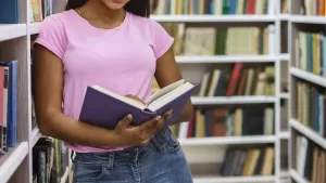 Con música en vivo y precios accesibles: confirman nueva edición de la Feria de Remate de Libros en Santiago