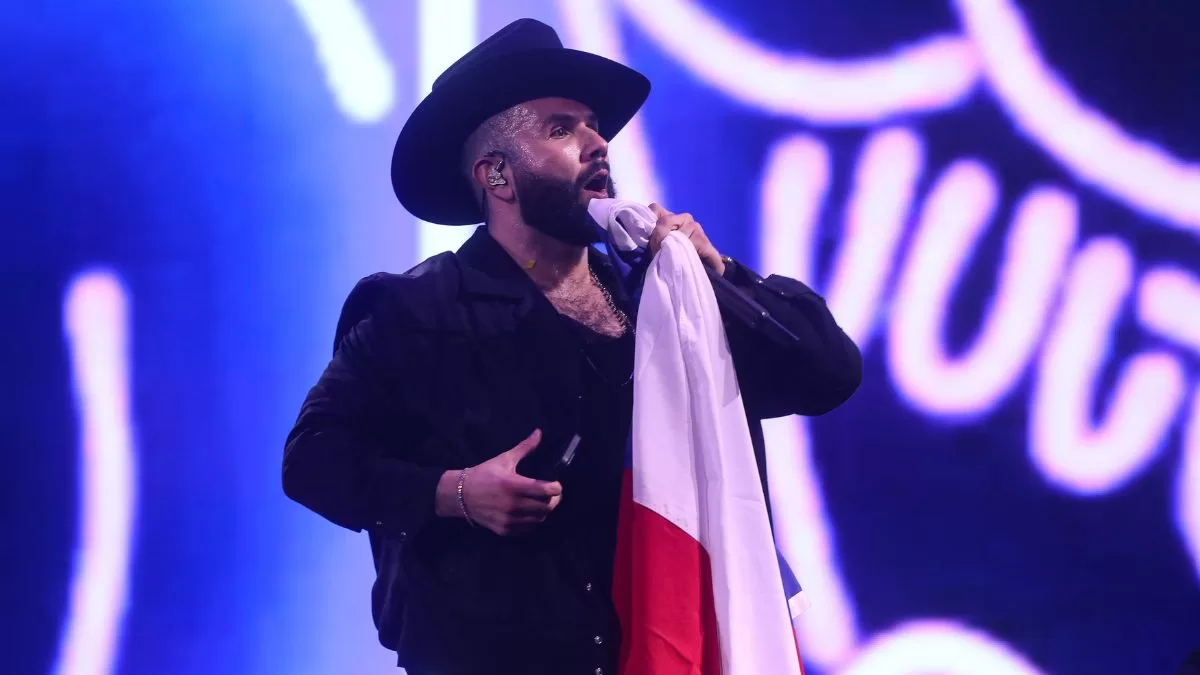 Las mejores canciones de Carín León que podría cantar en su concierto en Chile, según FMDOS