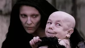 Ya tiene 62 años: Así luce en la actualidad el "bebé demonio" de la película "La Pasión de Cristo"