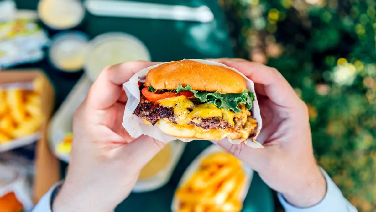 Día de la Hamburguesa 2025: cuándo se celebra Chile y dónde encontrar las mejores promociones