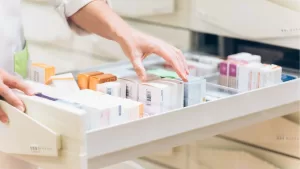 ¿Buscas medicamentos a menor precio?: Entérate de dónde y cómo comprarlos