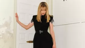 Querida actriz presenta a su pareja 25 años menor tras el fin de su matrimonio: fueron vistos a los besos