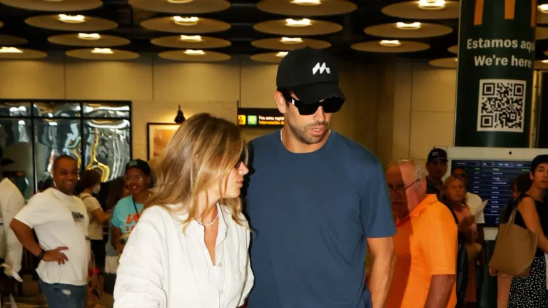 Les gritaron de todo a esta famosa pareja al salir de un restaurante: tuvieron que ser escoltados por la policía