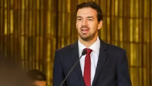 "Es frustrante tener que salir a hablar de esto": Tomás Vodanovic envía tajante mensaje tras rumores de romance con periodista