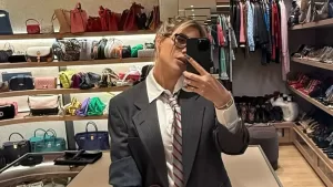 Reconocida influencer sorprende al llegar en un Lamborghini rosado a su juicio por divorcio: "Separada pero nunca derrotada"