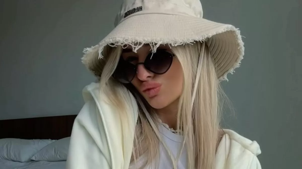 Muere famosa chica reality tras caerse de la ducha: "Su pareja la encontró inconsciente"