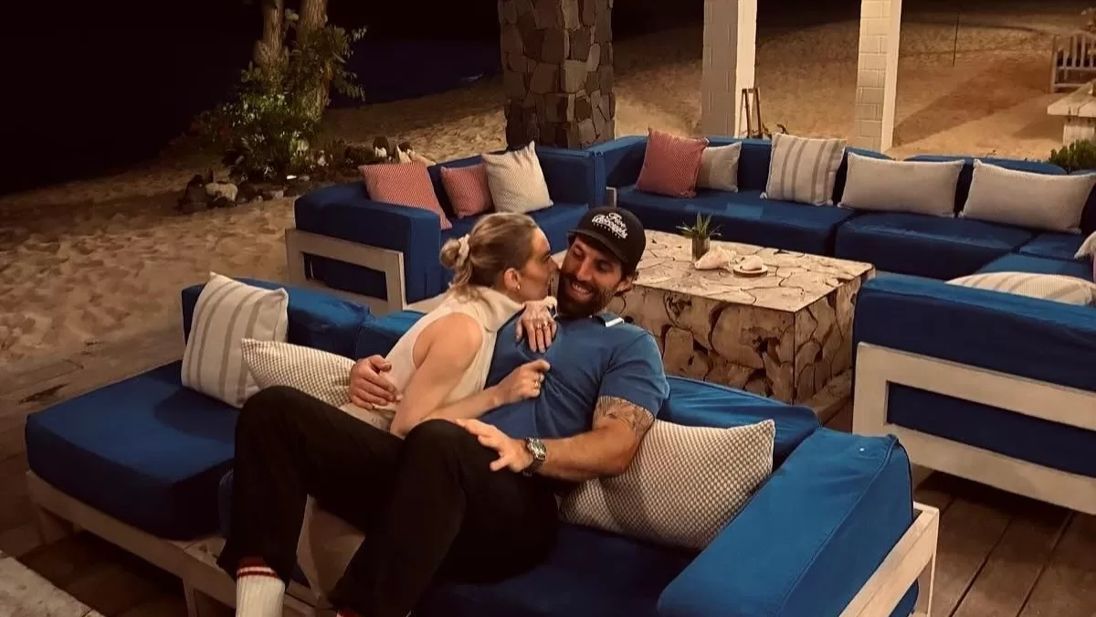 Famosa actriz confirma embarazo y sorprende con su pancita en un importante evento social