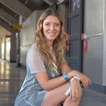 Captan a Carla Jara con animador de TV en Festival de Olmué: En medio de ola de rumores de supuesto romance