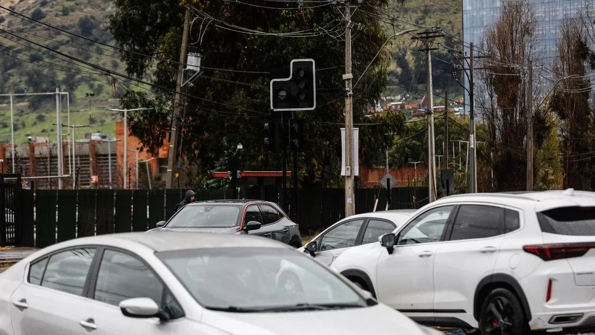 Hasta siete horas sin suministro eléctrico: corte de luz afectará a ocho comunas de la Región Metropolitana este lunes 7 de julio