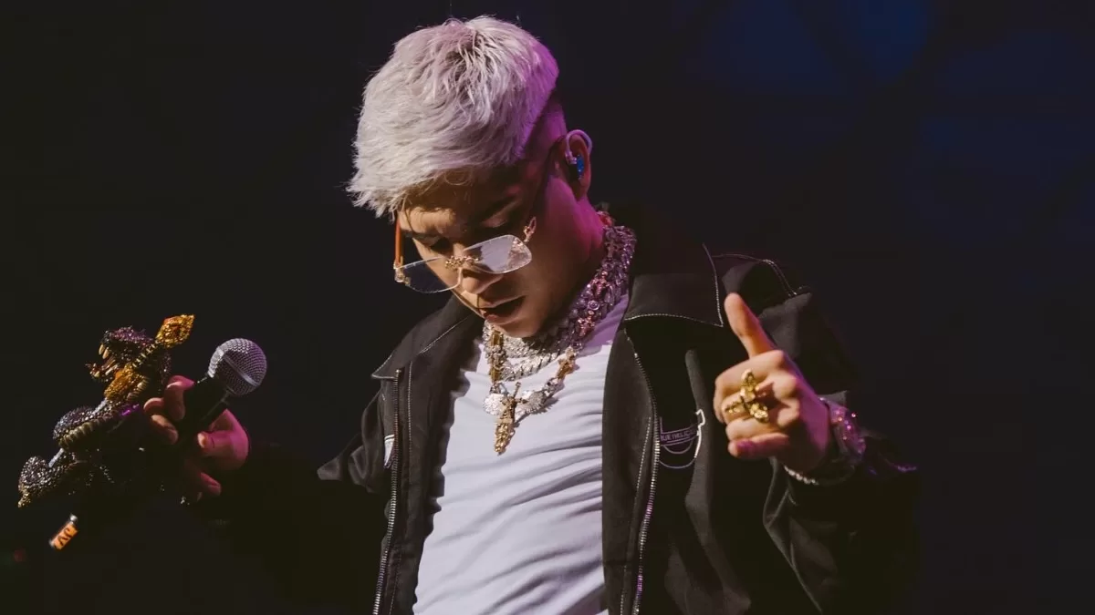 Nueva actualización del caso que remeció al espectáculo chileno: conocido cantante sigue en prisión preventiva