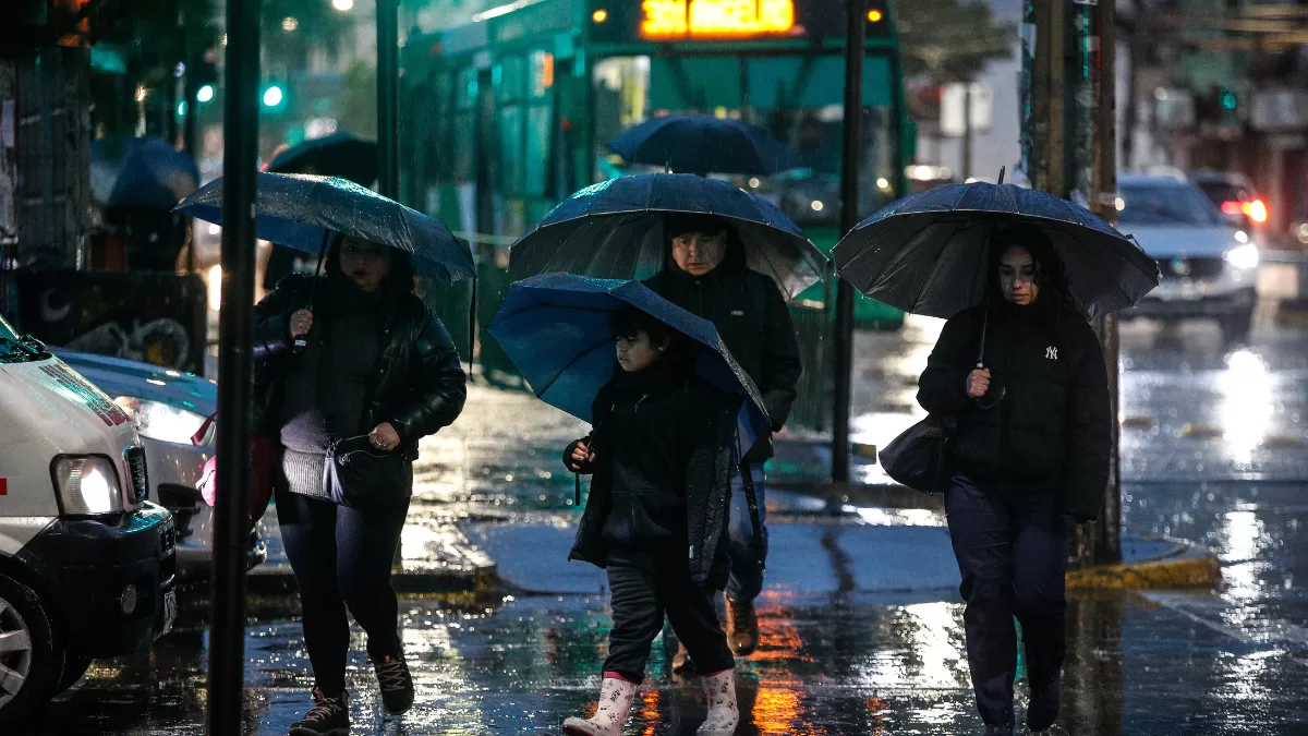 Santiago despide julio con intensas lluvias: ¿Cuándo y a qué hora comienzan?