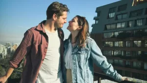 Querida actriz de Mega sorprende tras anunciar su matrimonio después de 5 años de relación: "Estoy muy feliz"