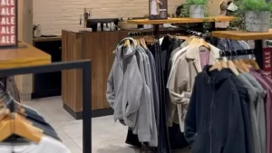 Anuncian imperdible remate de productos por cambio de tienda: marca chilena de ropa conquista con sus ofertas en Santiago