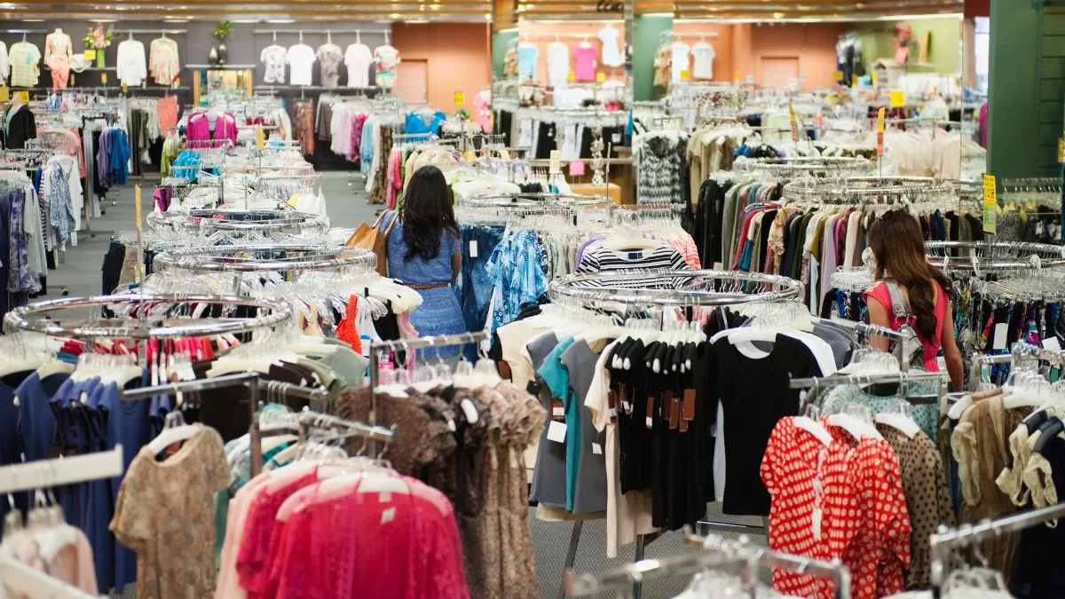 Anuncian remate final en icónica tienda de ropa que marcó la infancia de los chilenos: zapatillas desde $5.600