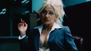 Mon Laferte sobre su nueva canción "Esto es amor": "En la oficina hay mucha tensión sexual"