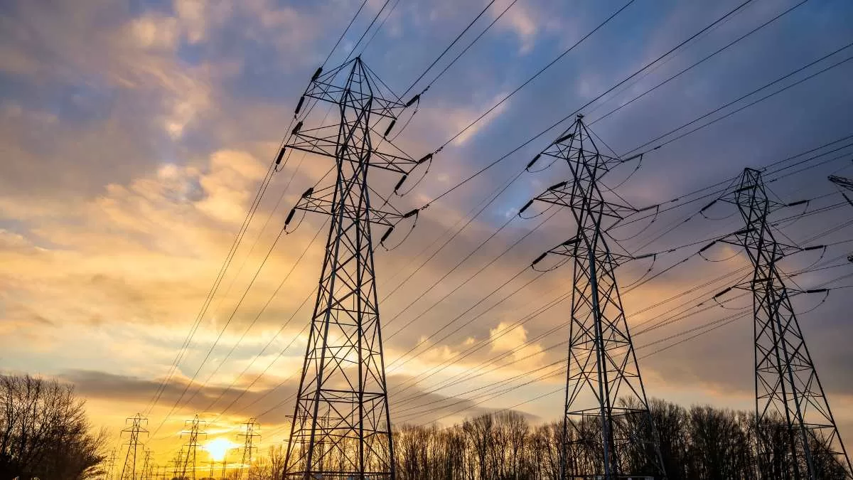 ¿Tienes una antena frente a tu casa? Así es cómo debes protegerte, según experta en Feng Shui