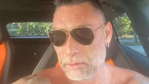 Marcelo Ríos publica anuncio para buscar ama de casa con requisitos impensados y desata ola de comentarios: "Wena Chino, no querí' na'"