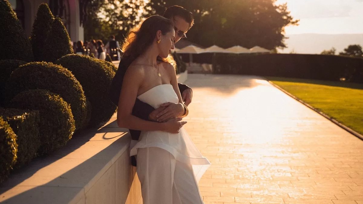 Querida pareja del espectáculo chileno confirma su matrimonio y le llueven las críticas: "Todo esto es actuado para las redes"