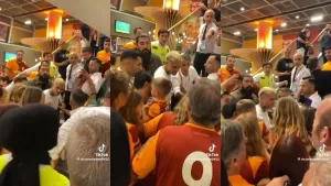 El impactante video de Mauro Icardi agrediendo a fan delante de la China Suárez y sus hijos