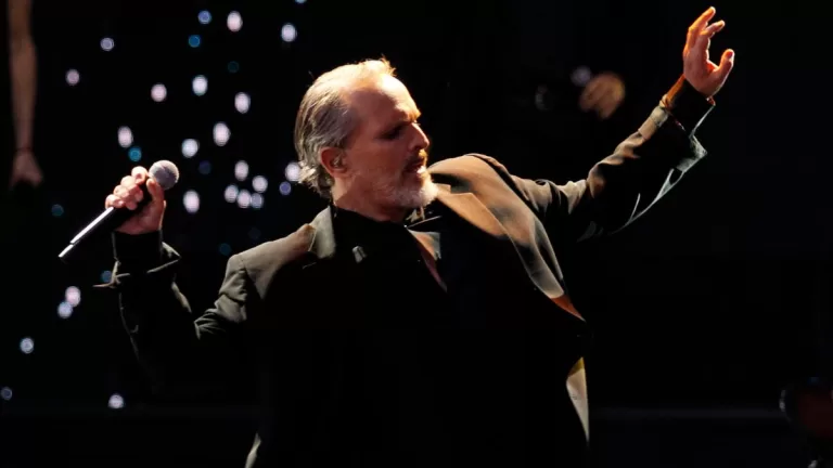 Famoso cantante internacional confirma su regreso a Chile en 2026: encendió teorías de un retorno al Festival de Viña