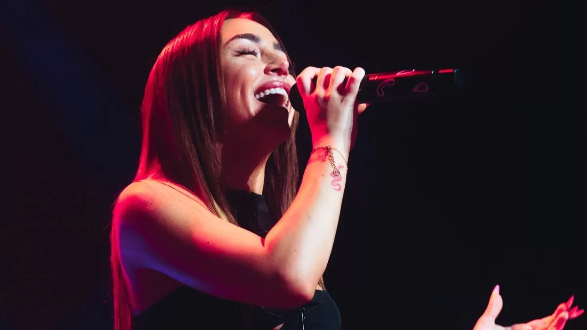 La pareja del momento confirma su relación y recibe duras criticas: "A ella no sé le ve feliz" y "La única explicación es el dinero"