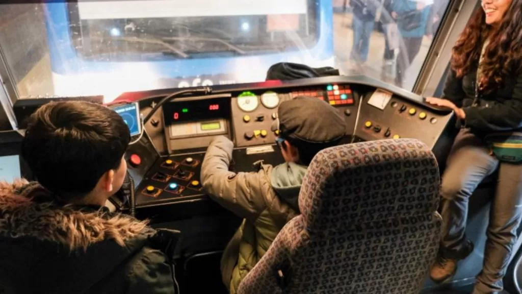 Tren Estación Central Por Dentro
